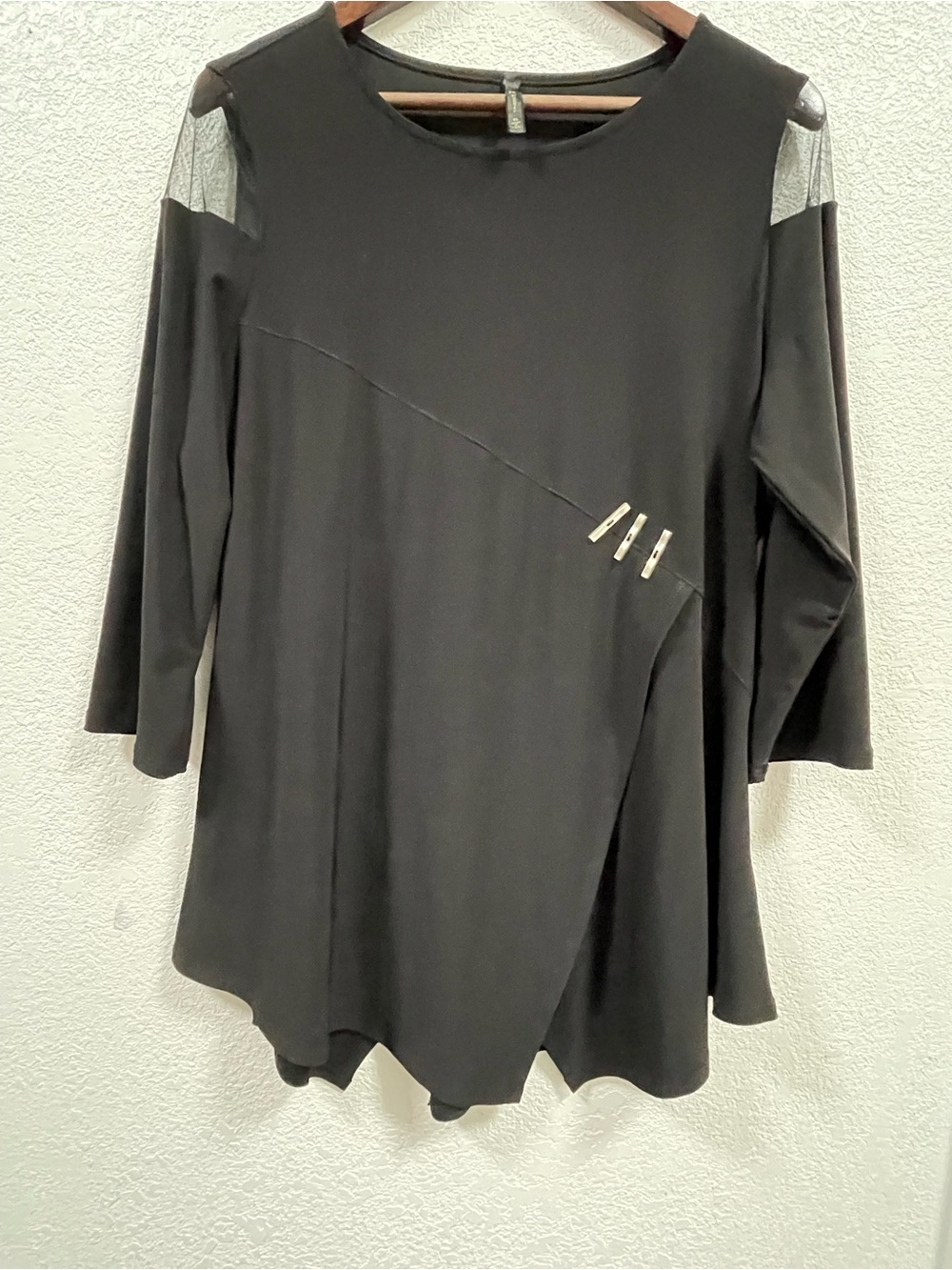 IC by Connie K Women’s Black Asymmetric Tunic Top with Mesh Shoulders xl